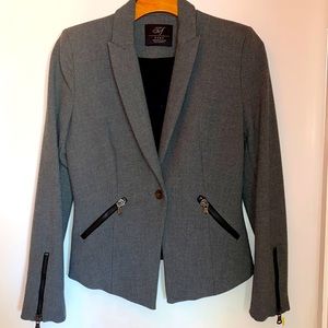 LIKE NEW ZARA Blazer. Grey with zipper accent details on sleeves and pockets.
